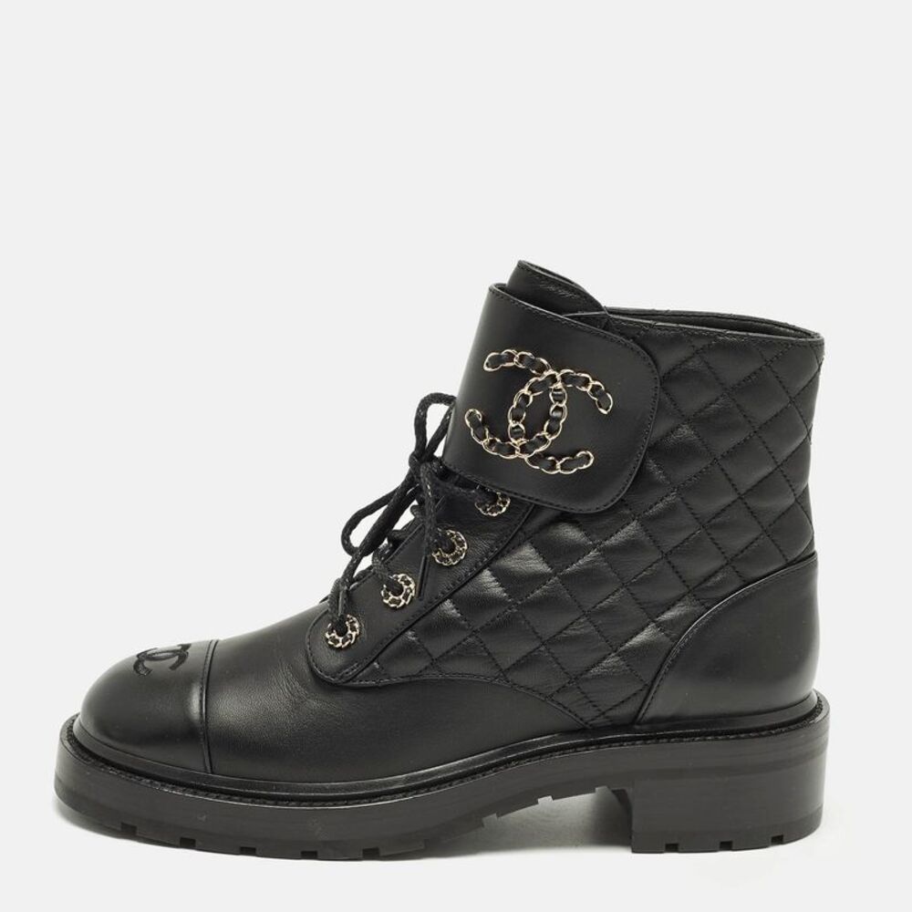 Chanel  Size 41 Black Quilted Leather Cc Cap Toe Chain Link Logo Combat Boots